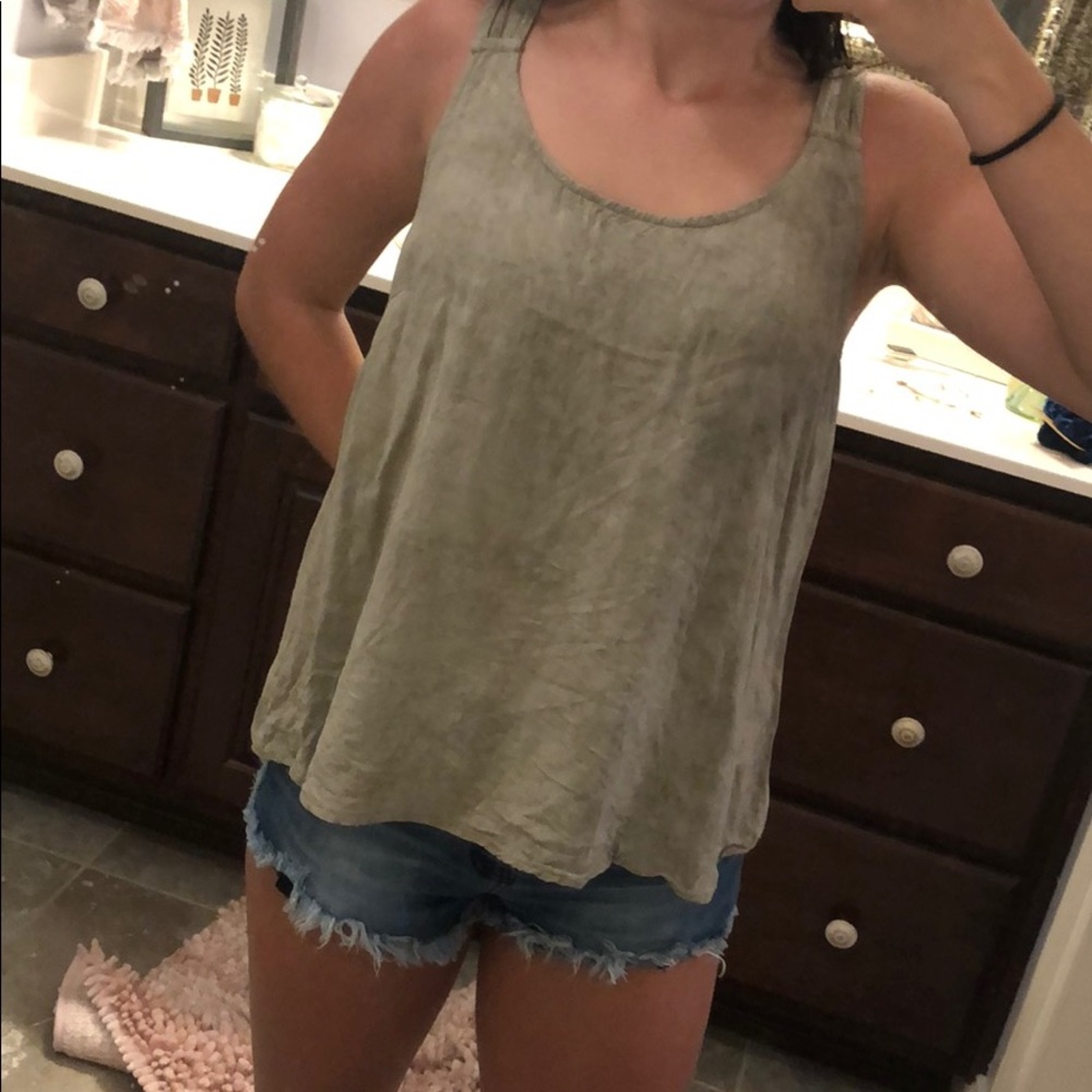 Green flowy tank